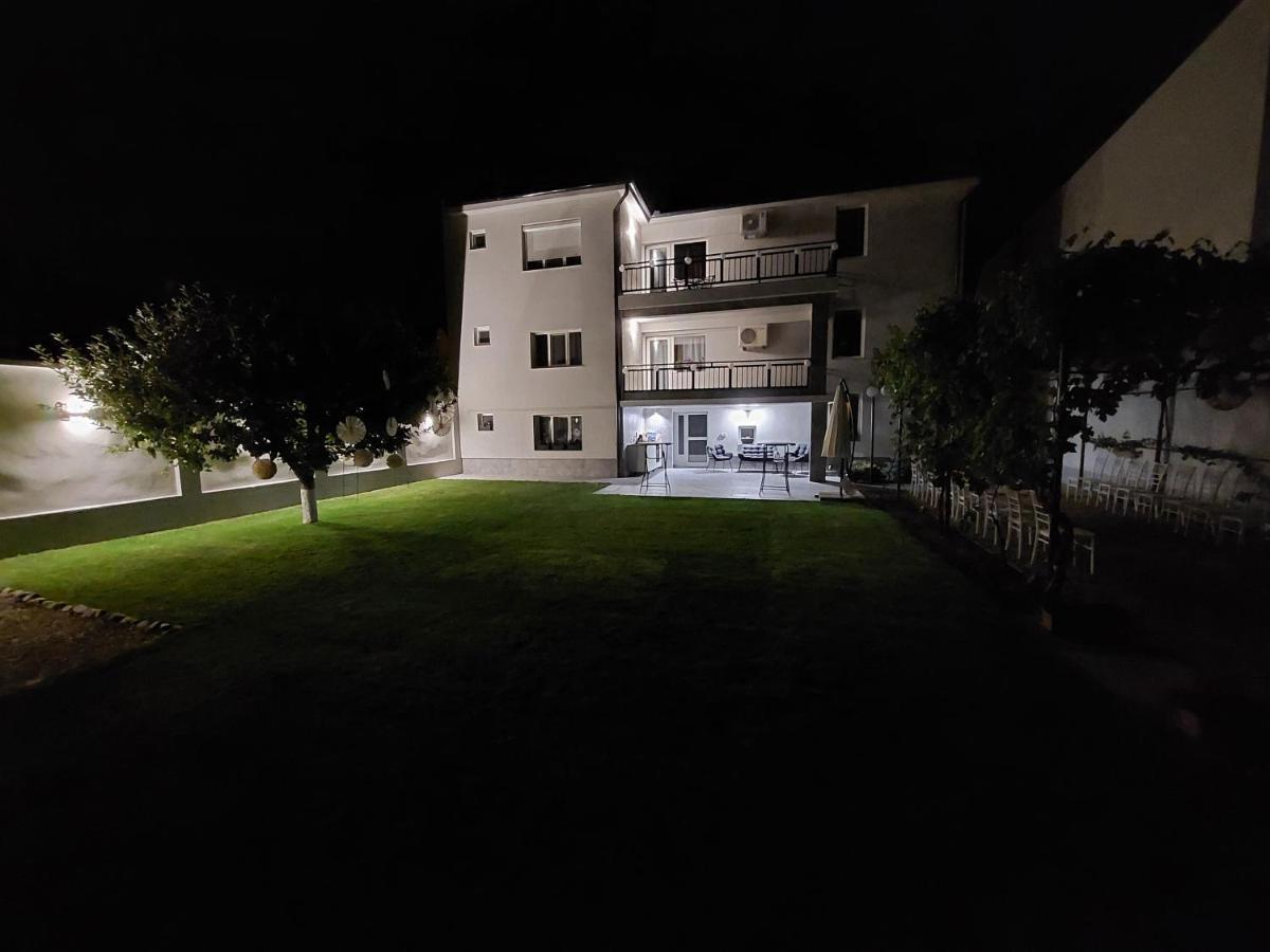 Premium Central Apartment Oradea Eksteriør billede